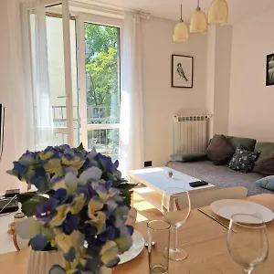 https://monicas-warsaw-apartment.warsawhotelspoland.com